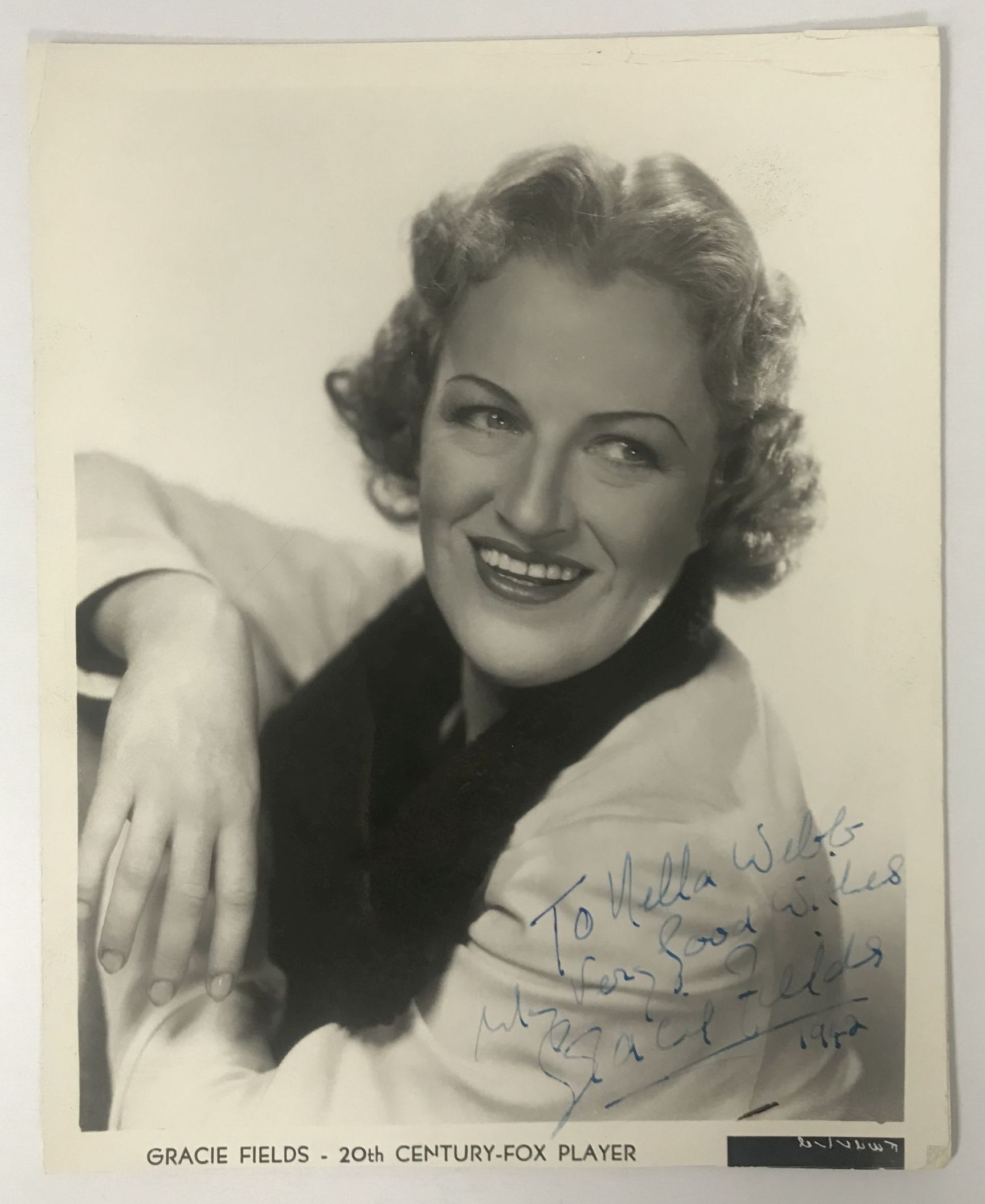 AACS Autographs Gracie Fields D 1979 Autographed Vintage Glossy